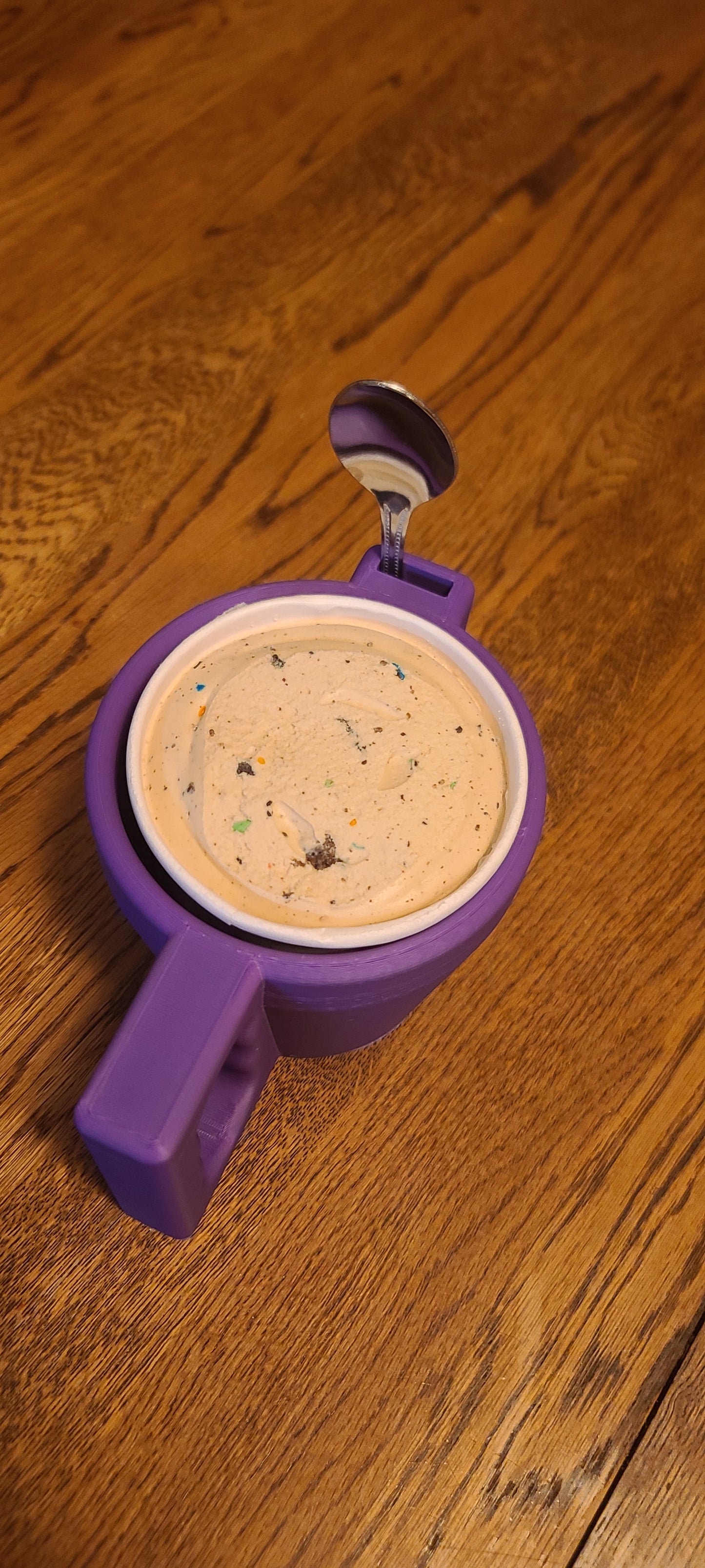 The Ultimate Pint Pal: Ice Cream Holder pint with Spoon Slot